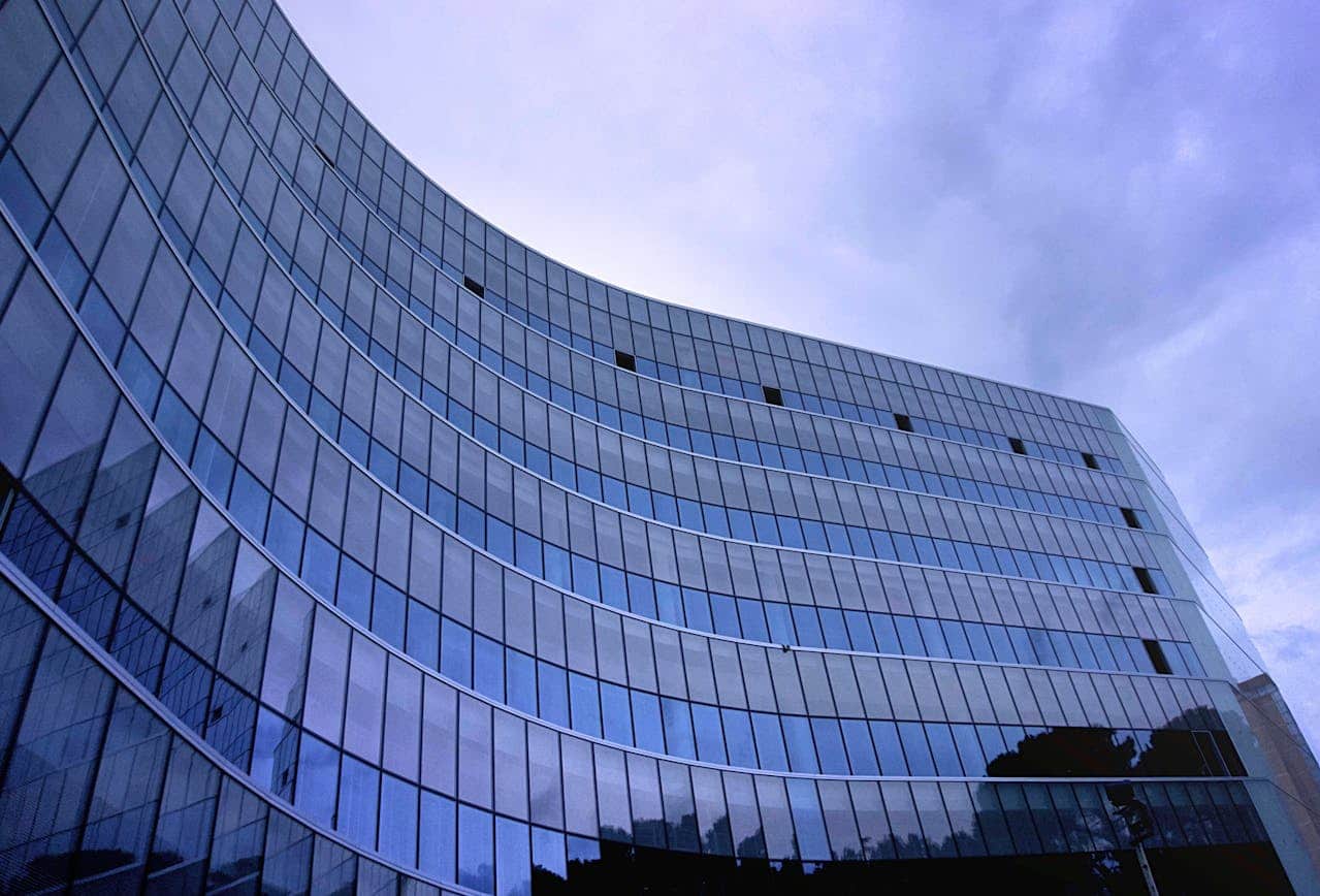 UK Holding Companies for Italian Entrepreneurs: Functions, Benefits and Personalized Consultancy